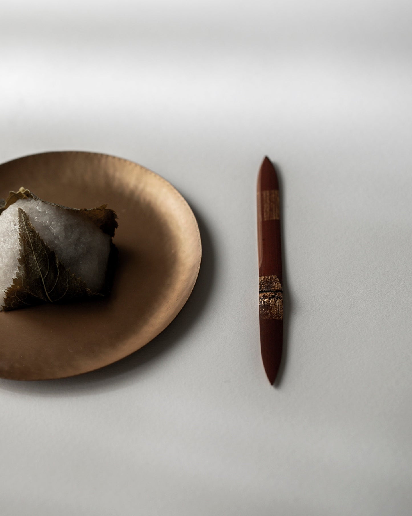 Smoky Bamboo Gold-Decorated Sweet Cutter "Yuuboshi" #18